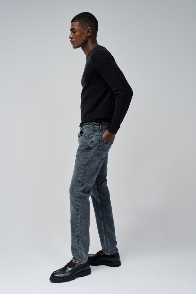 SLIM FIT WITH VINTAGE WASH JEANS