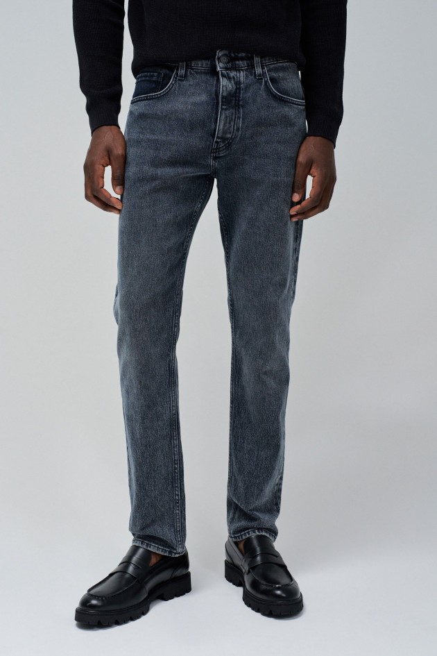 SLIM FIT WITH VINTAGE WASH JEANS