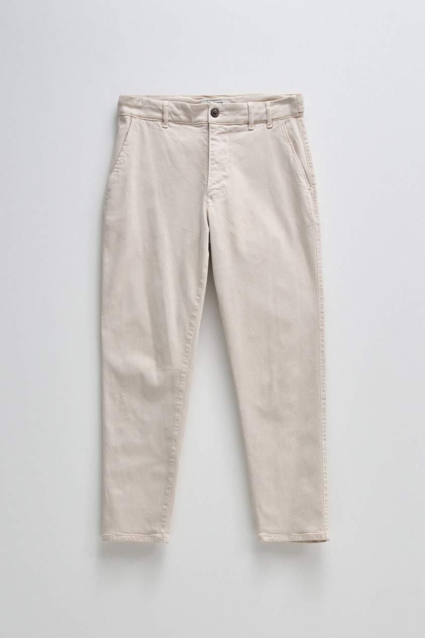 CALÇAS CHINO COM CORDÃO INTERNO