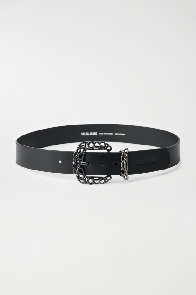 CINTUR�N DE CUERO CON HEBILLA MET�LICA