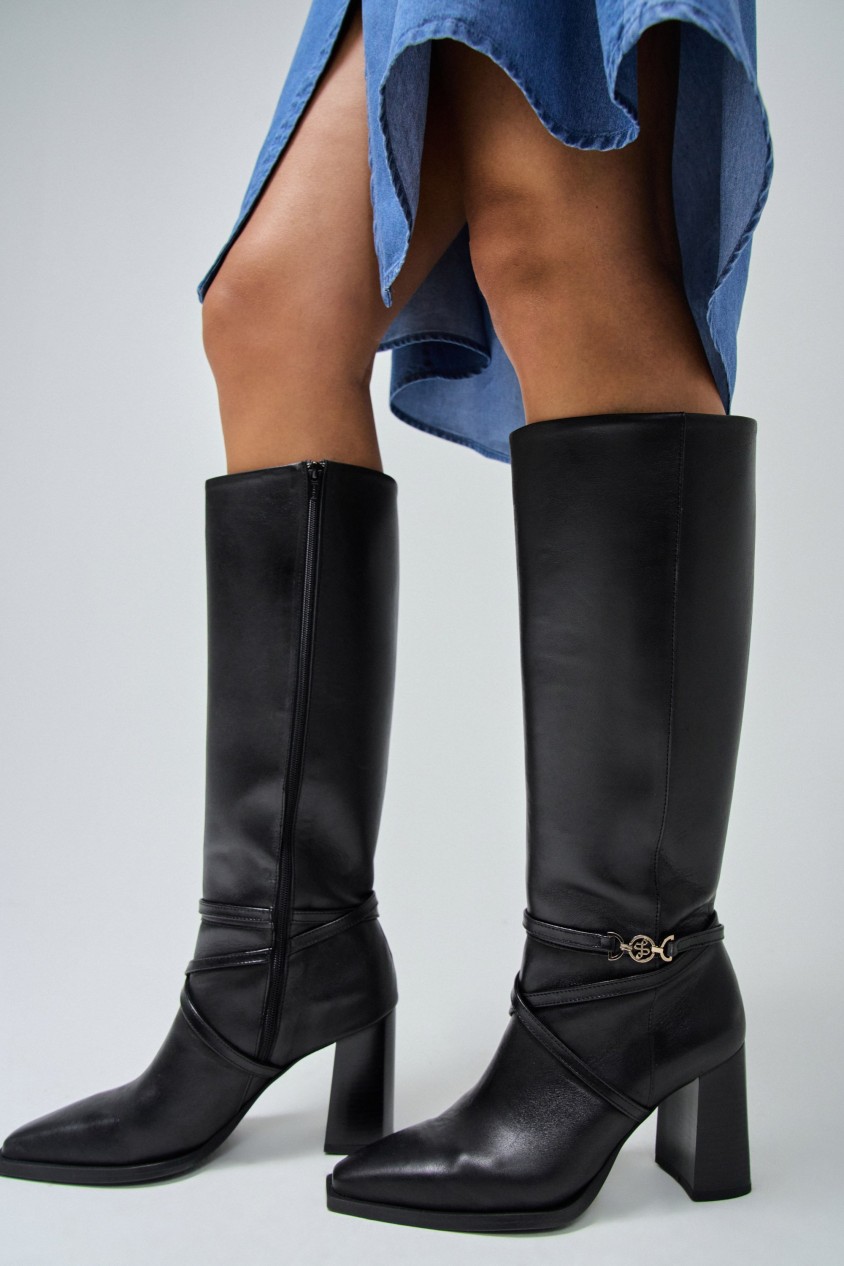 KNEE-HIGH LEATHER BOOTS