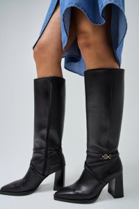 BOTAS DE PIEL DE CAA ALTA