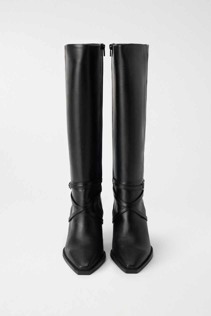 KNEE-HIGH LEATHER BOOTS