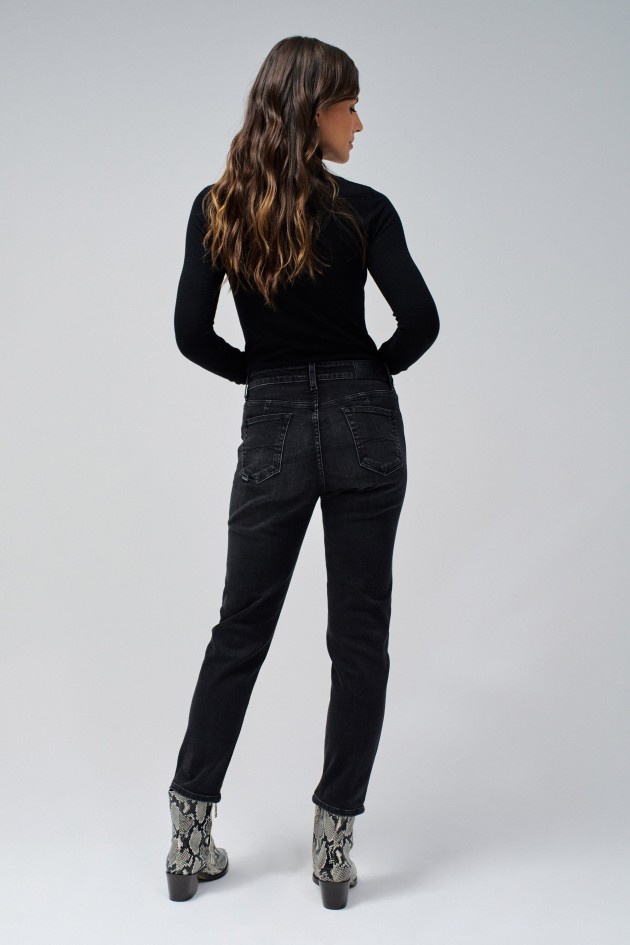 TRUE SLIM JEANS