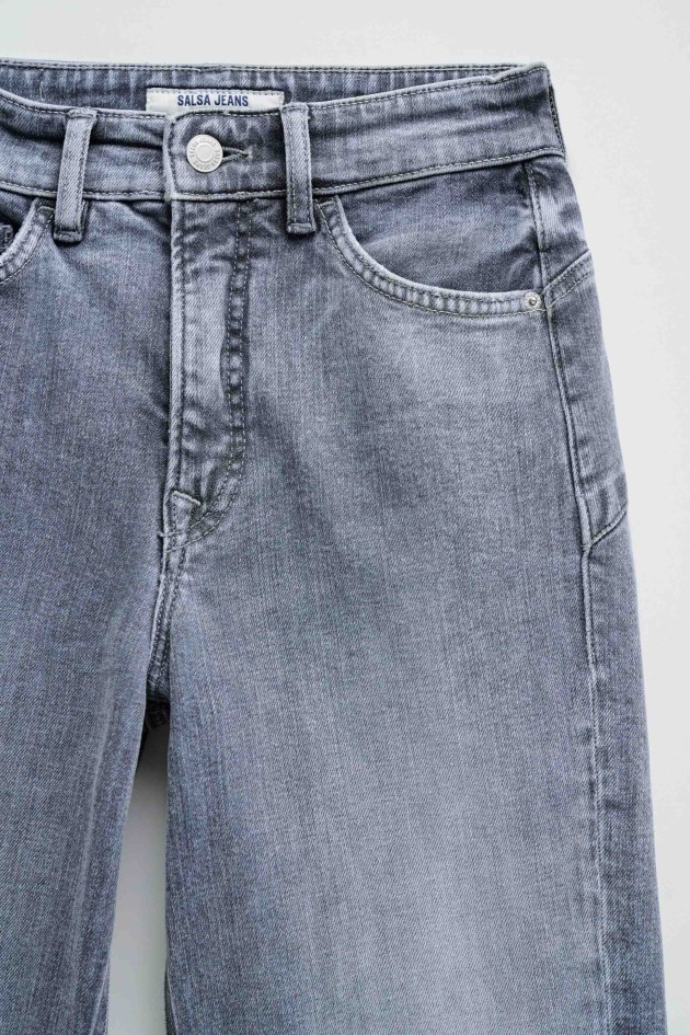 FAITH PUSH IN STRAIGHT JEANS