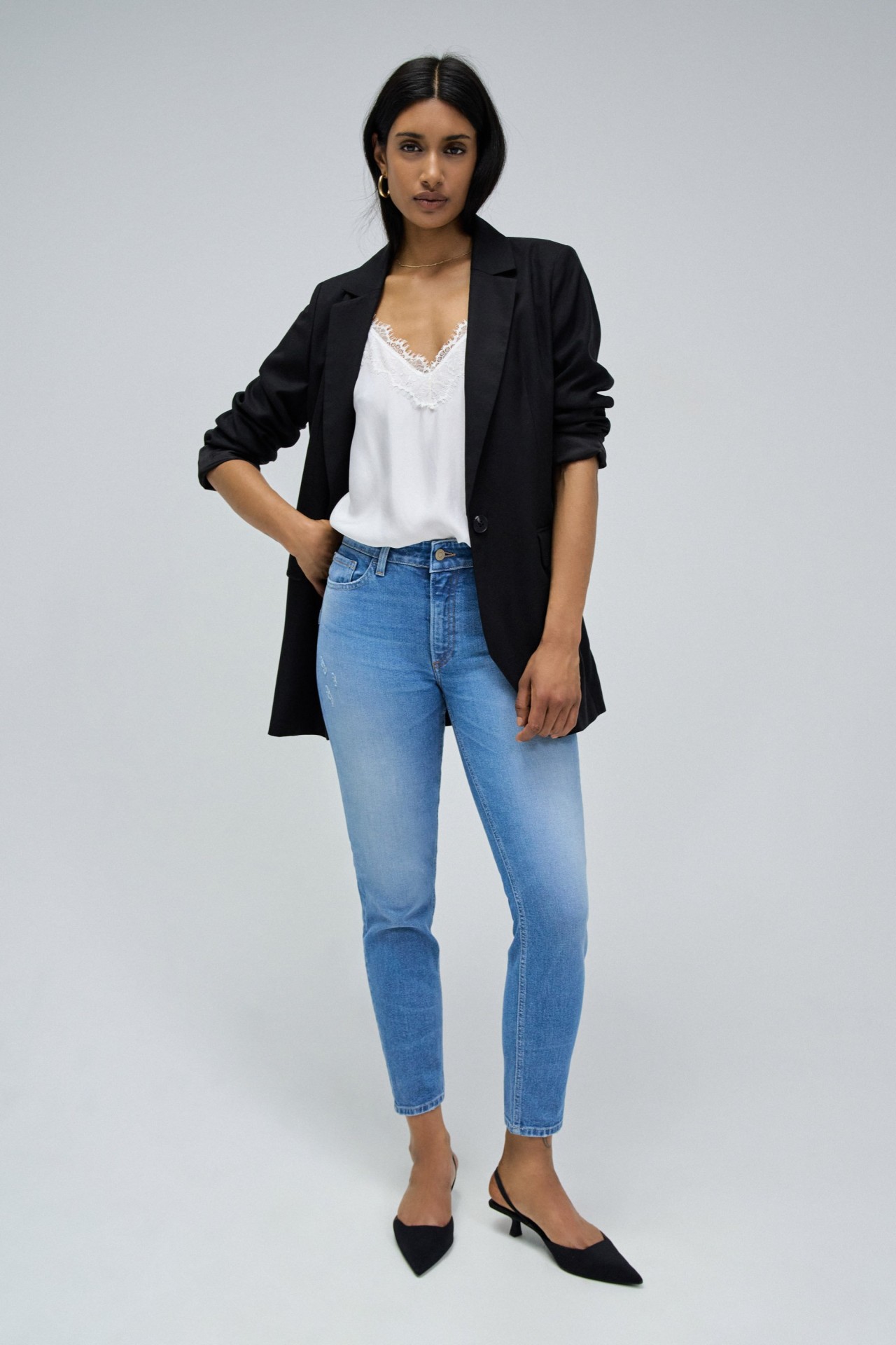 DESTINY PUSH UP CROPPED SKINNY WITH RIPS JEANS