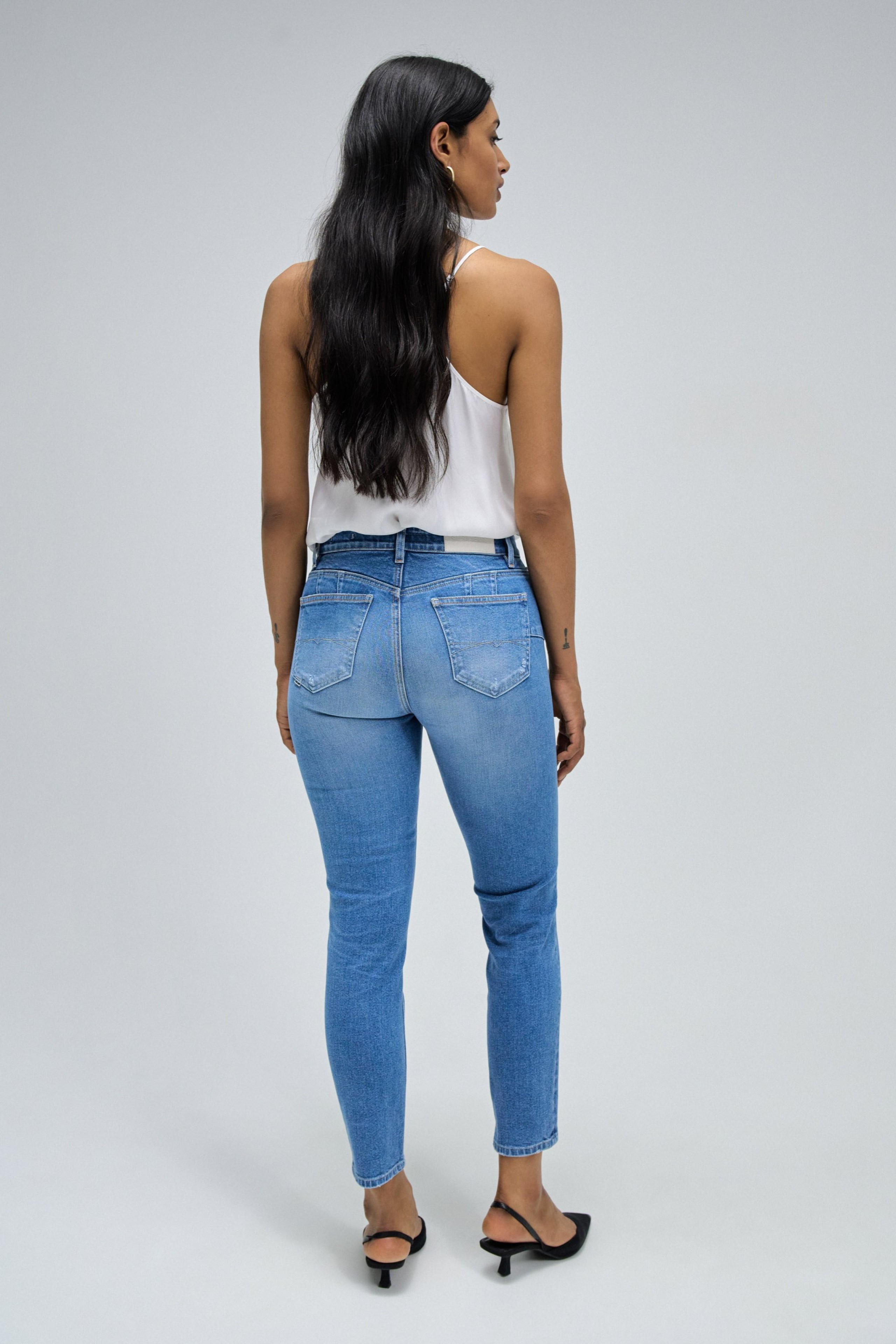 DESTINY PUSH UP CROPPED SKINNY WITH RIPS JEANS