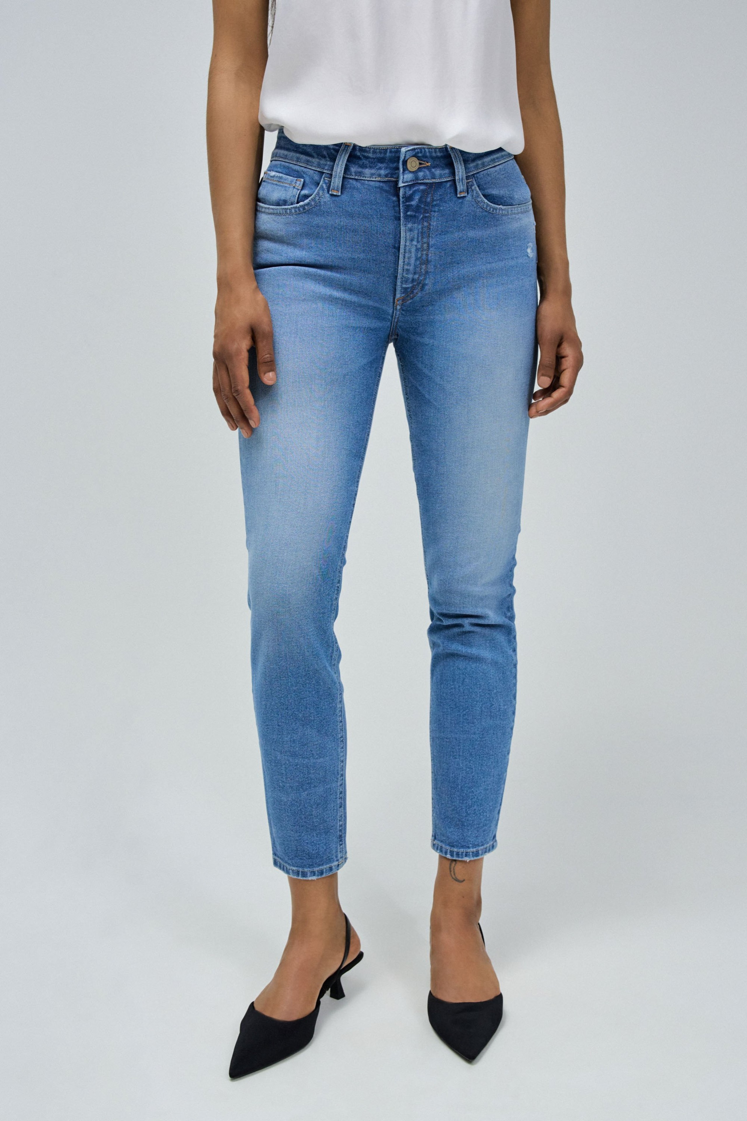 DESTINY PUSH UP CROPPED SKINNY WITH RIPS JEANS
