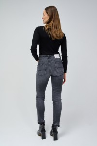 FAITH PUSH IN CROPPED SKINNY JEANS