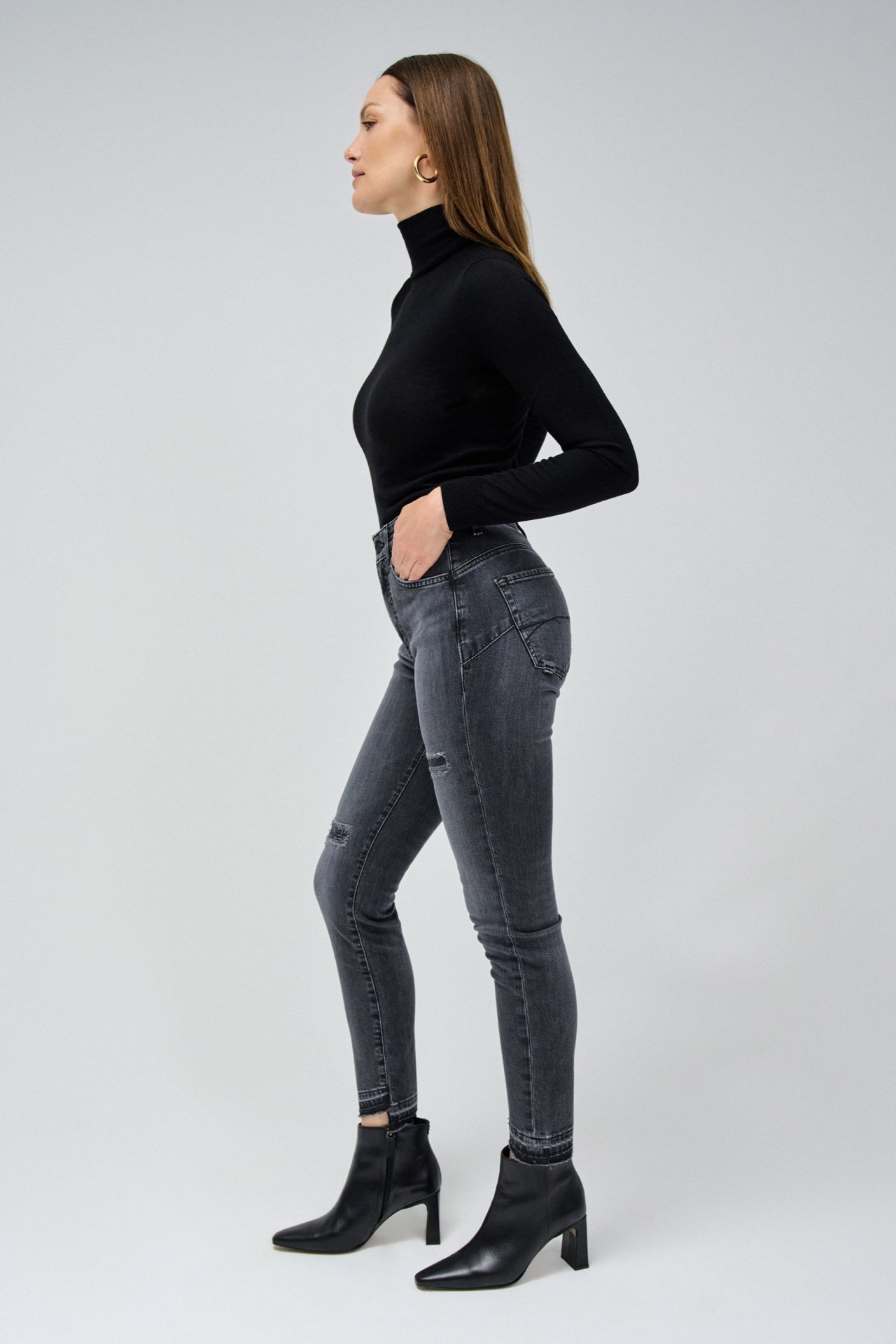 FAITH PUSH IN CROPPED SKINNY JEANS