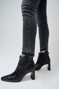 FAITH PUSH IN CROPPED SKINNY JEANS