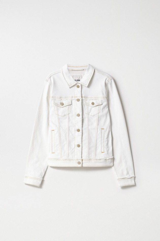 CASACO DE GANGA COM DETALHES DESFIADOS