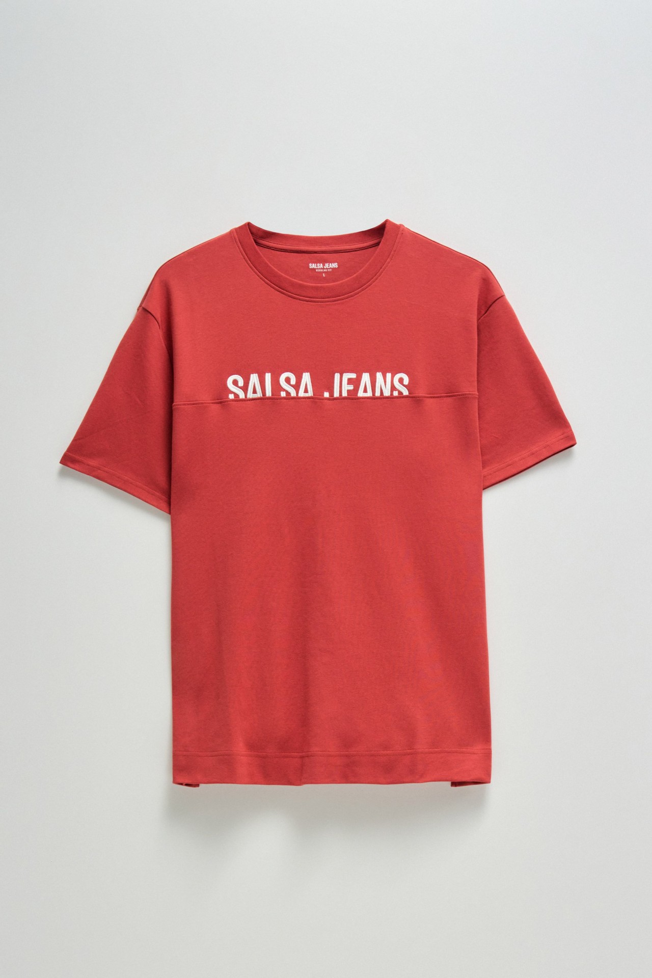 T-SHIRT WITH BRANDING