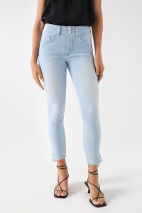 SECRET PUSH IN CROPPED SKINNY JEANS