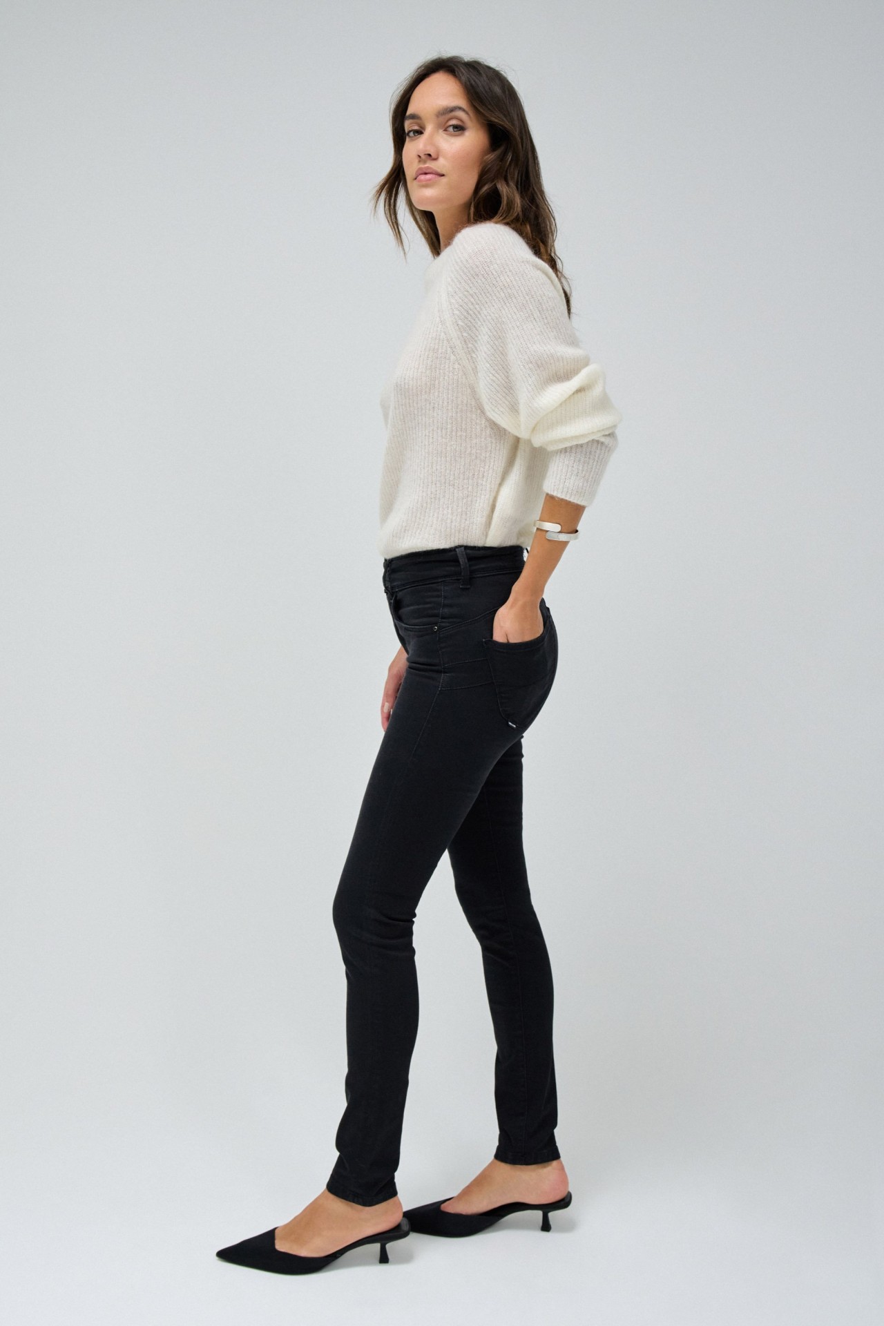 SECRET PUSH IN SOFT TOUCH JEANS