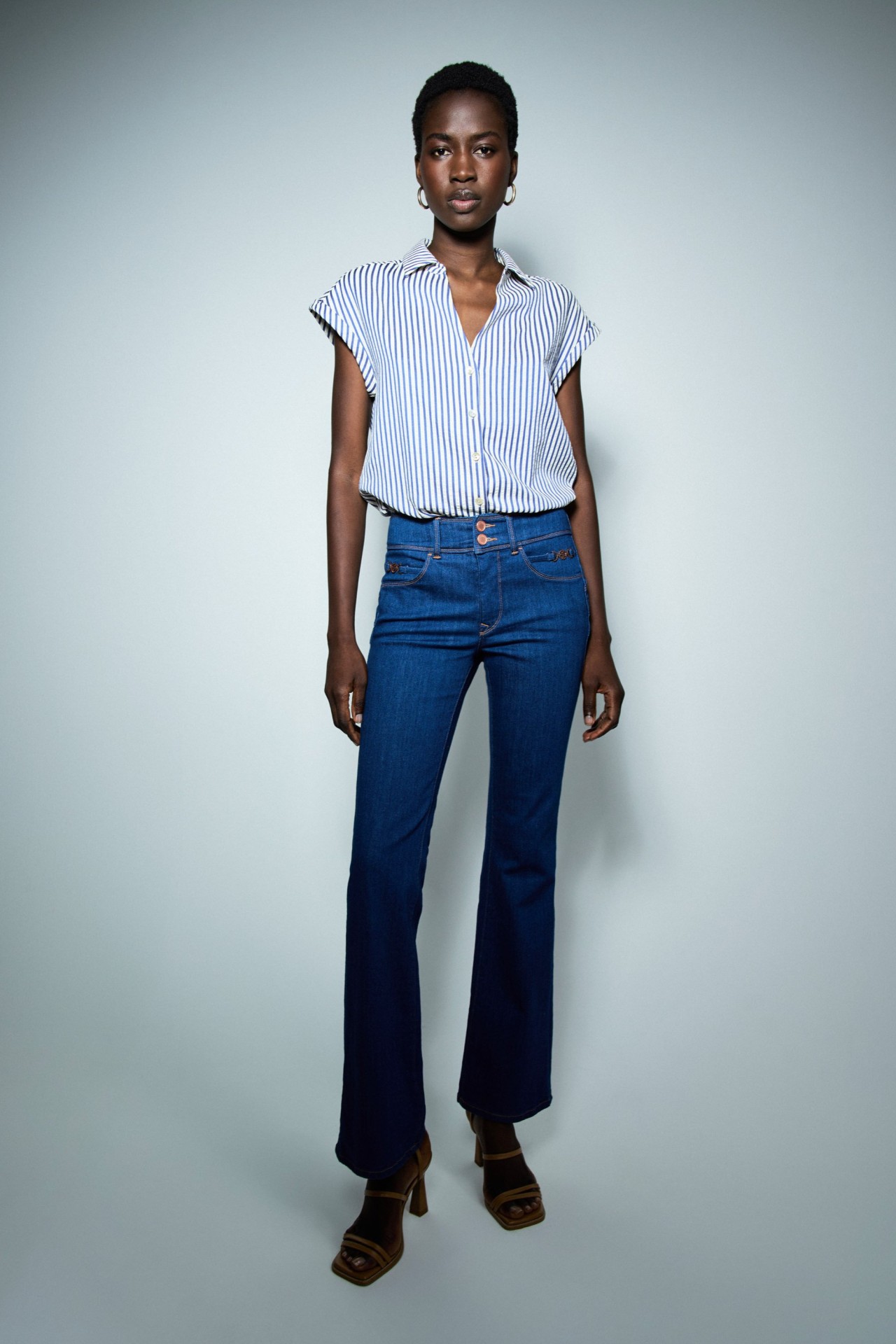 JEANS SECRET PUSH IN BOOTCUT AVEC DÉTAILS DORÉS