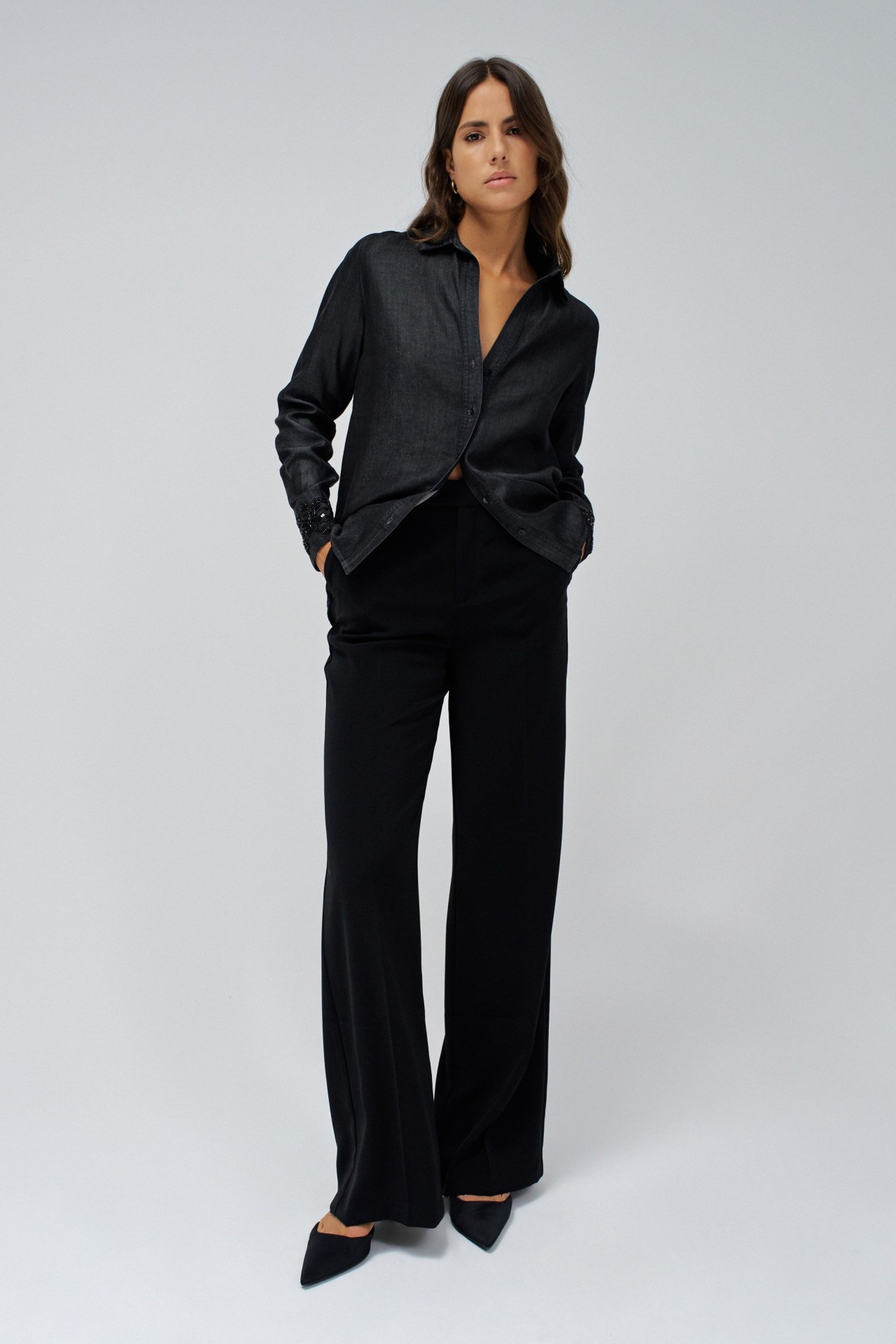 LIGHTDENIM SHIRT WITH BEAD DETAIL