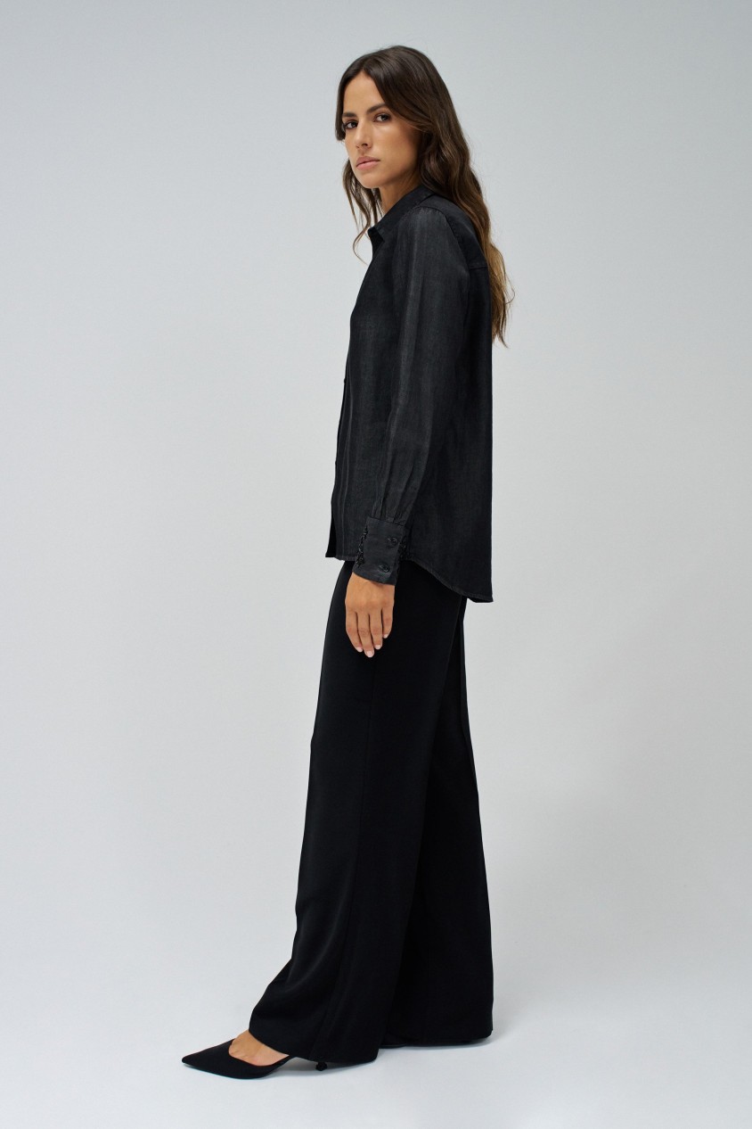 BLUSE AUS LIGHTDENIM MIT PAILLETTENVERZIERUNG