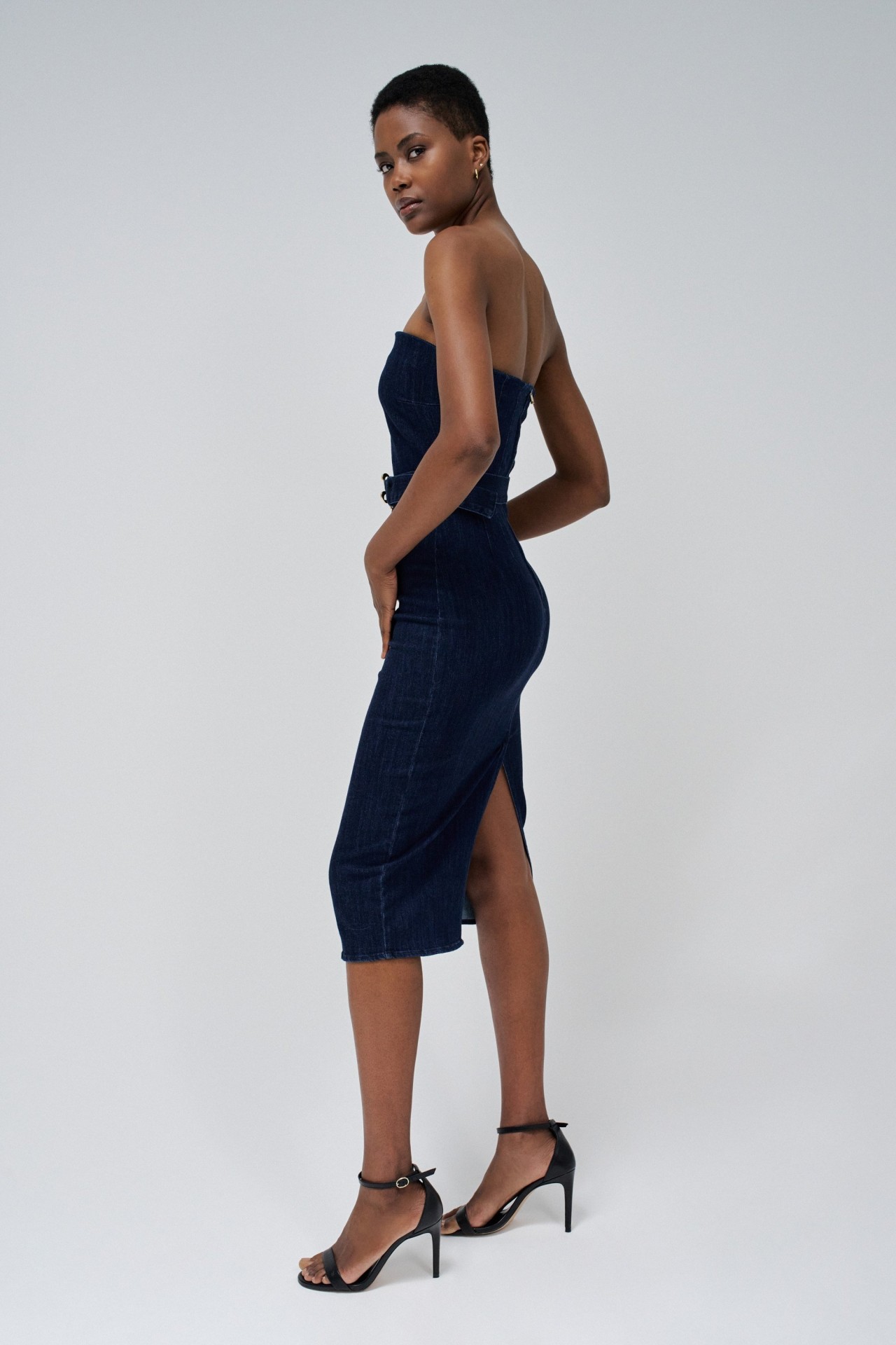 ROBE EN JEAN AVEC CEINTURE