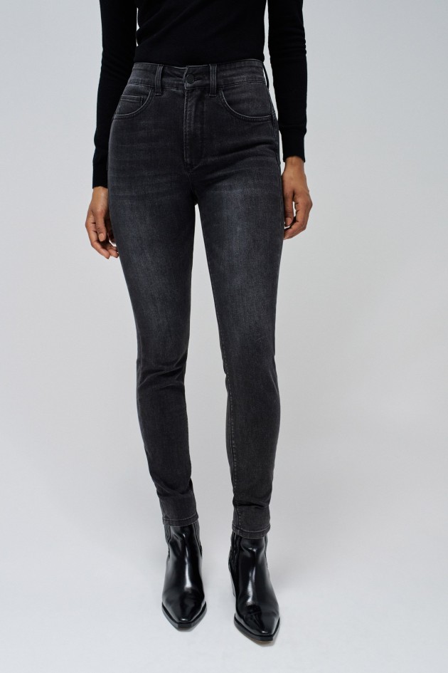 FAITH PUSH IN SKINNY JEANS