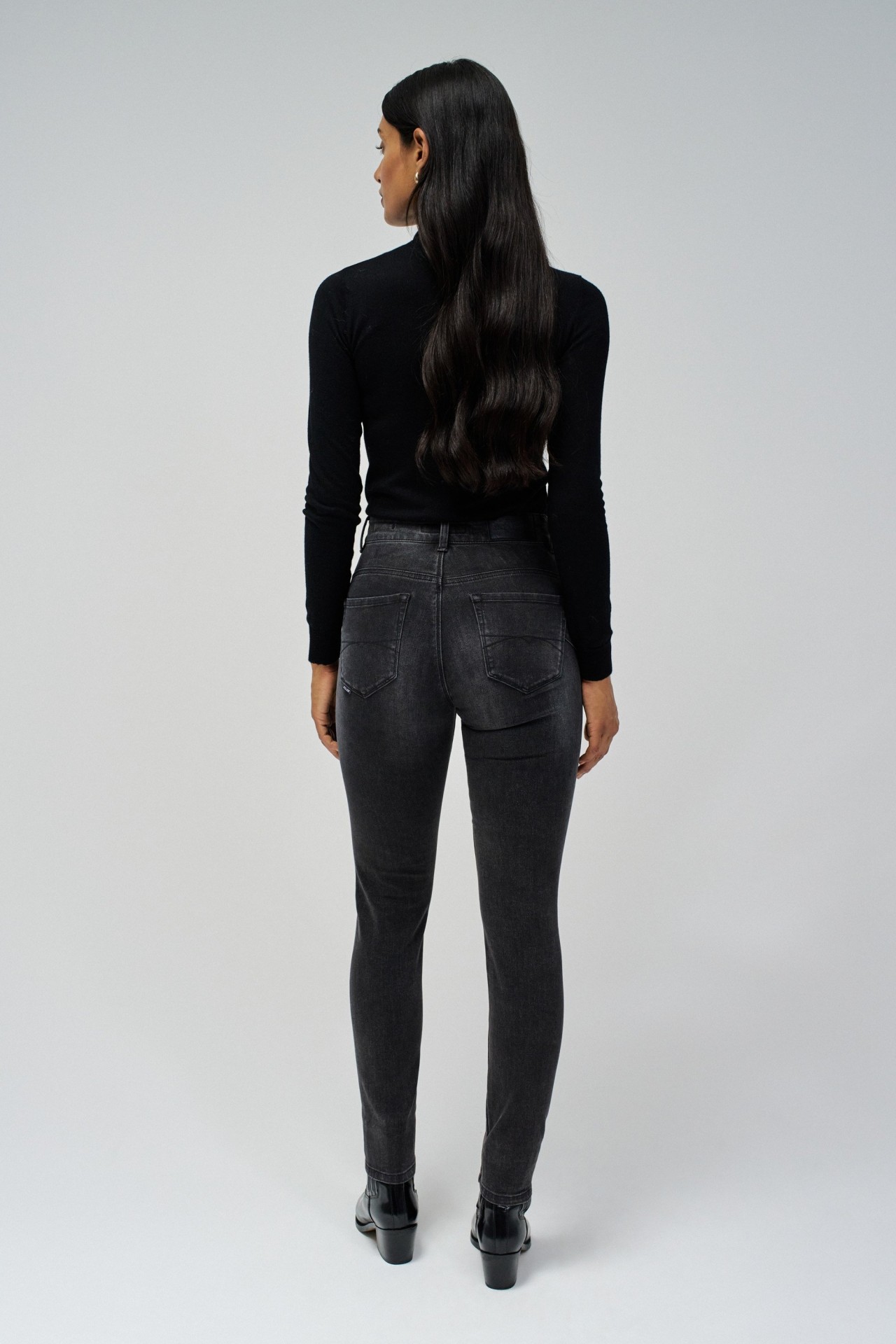 FAITH PUSH IN SKINNY JEANS