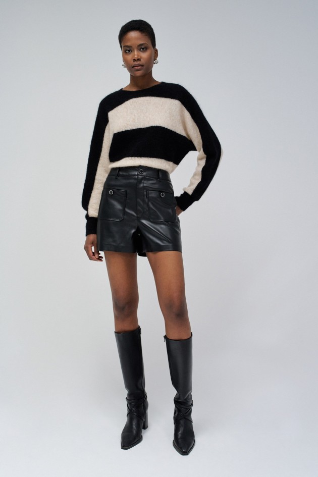 LEATHER EFFECT SHORTS