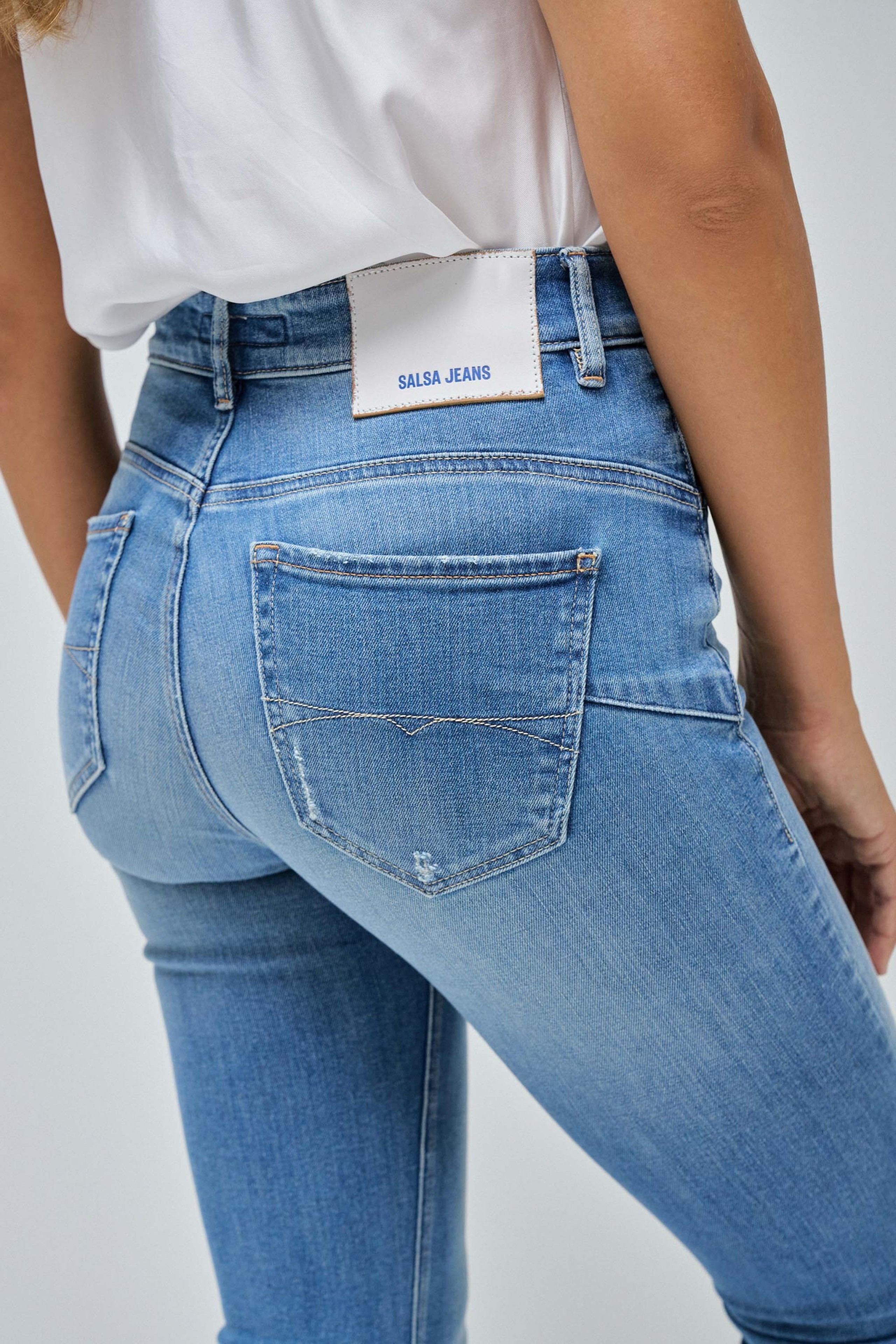 FAITH PUSH IN CROPPED SLIM JEANS