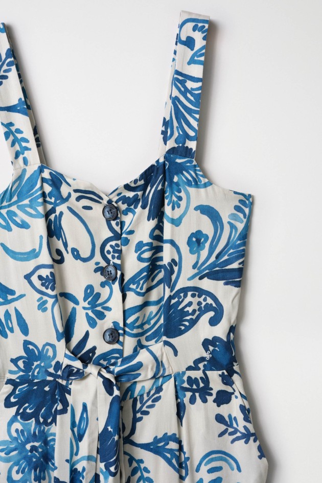 MACACÃO COM ESTAMPADO FLORAL