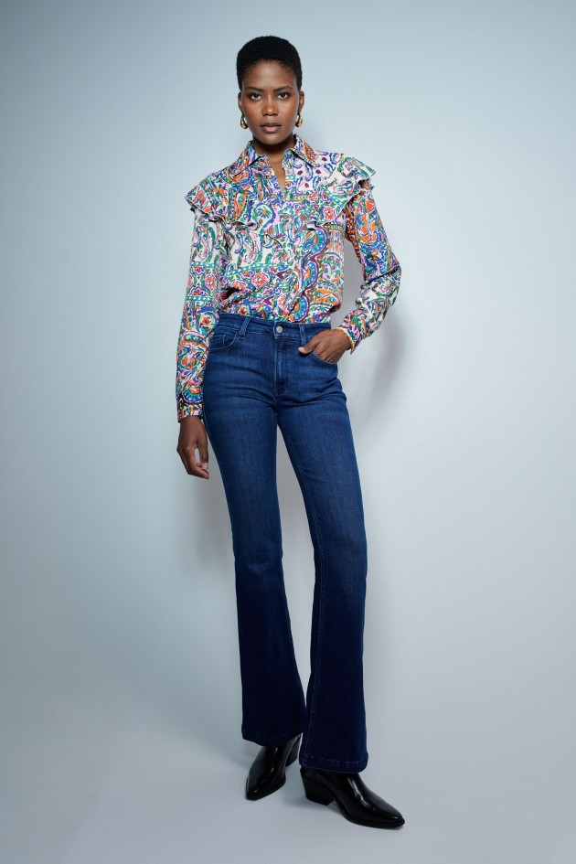 CAMISA DE SATÉN CON VOLANTES