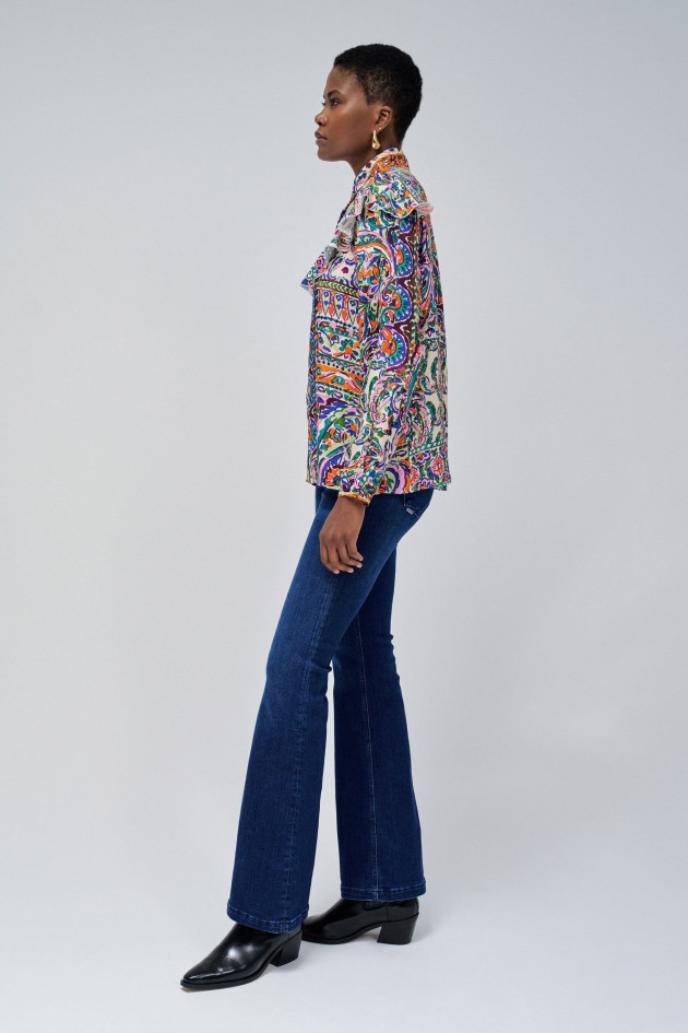 CAMISA DE SATÉN CON VOLANTES