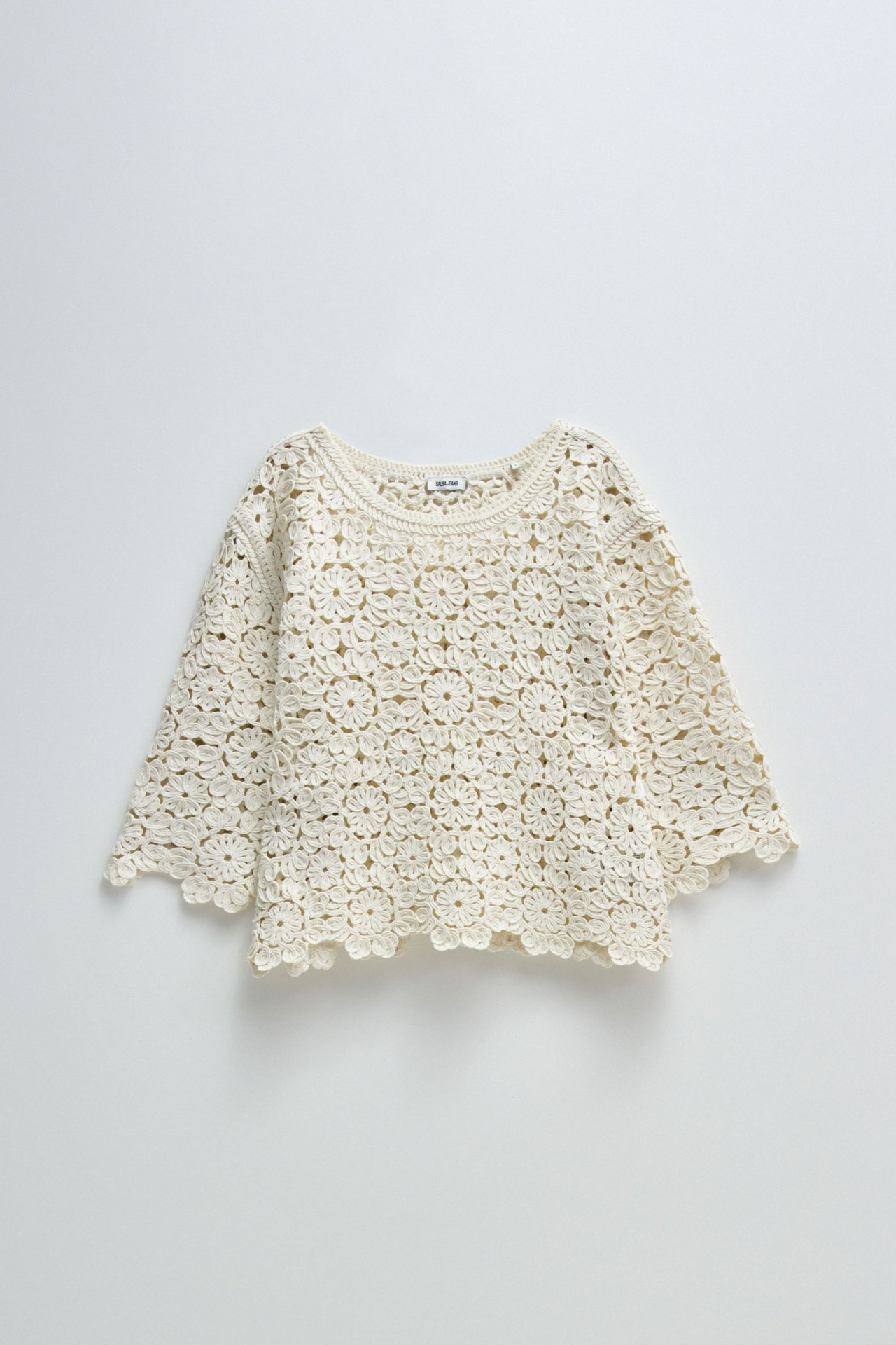 PULL EN CROCHET FLEURI