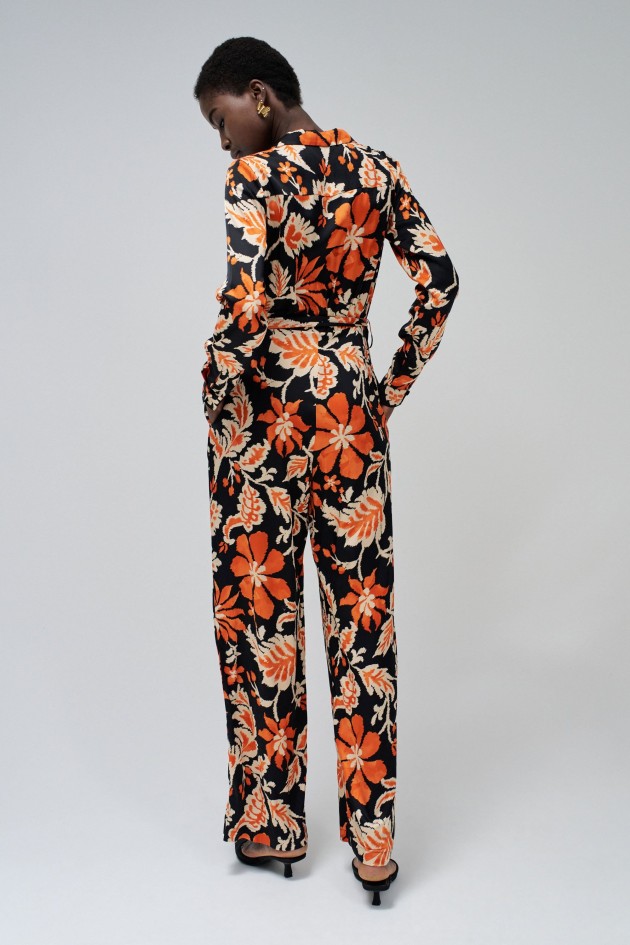 JUMPSUIT MIT BLUMENMUSTER