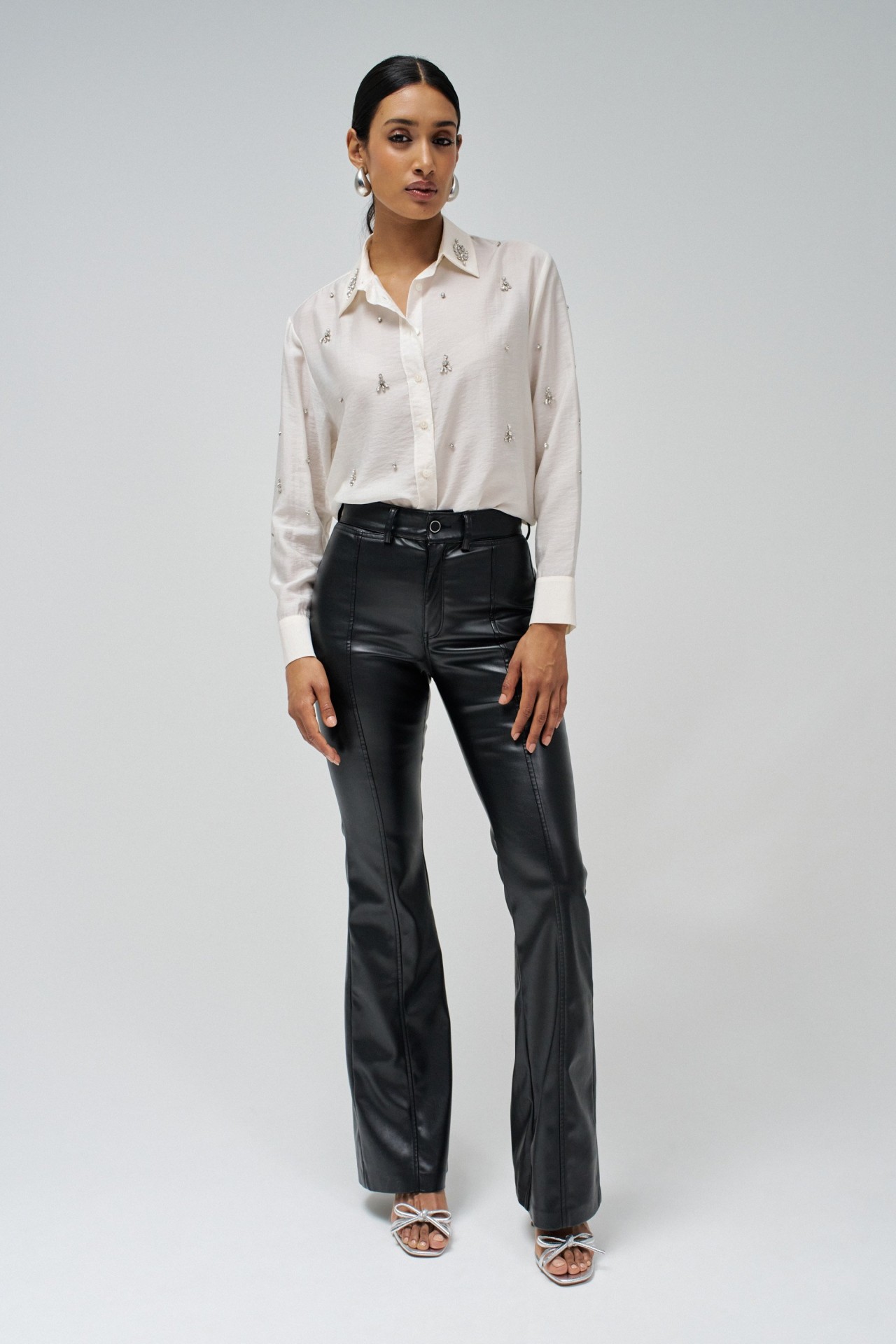 SHIRT WITH SPARKLING APPLICATIONS