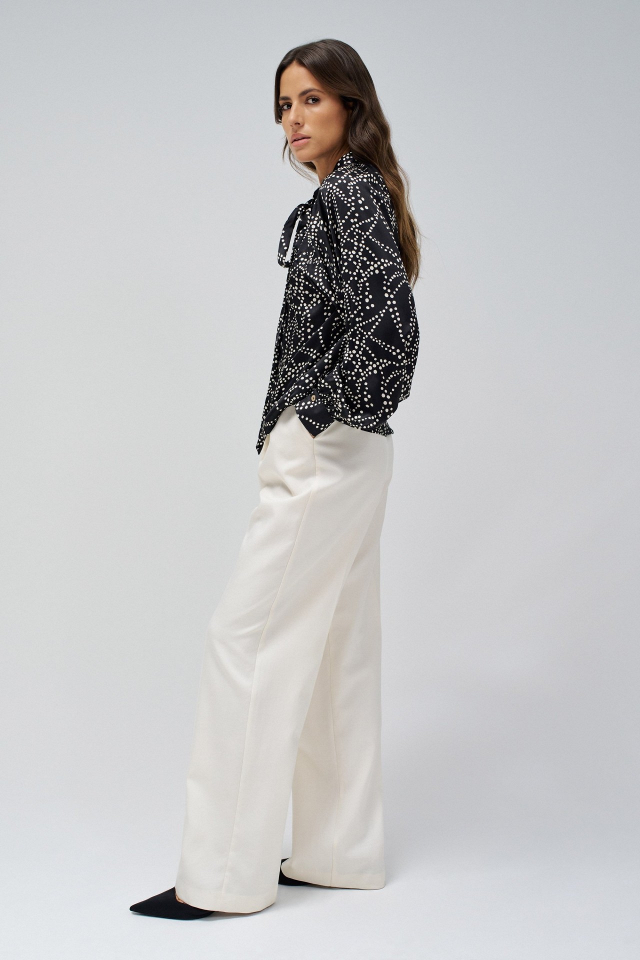 BLOUSE WITH BOW DETAIL