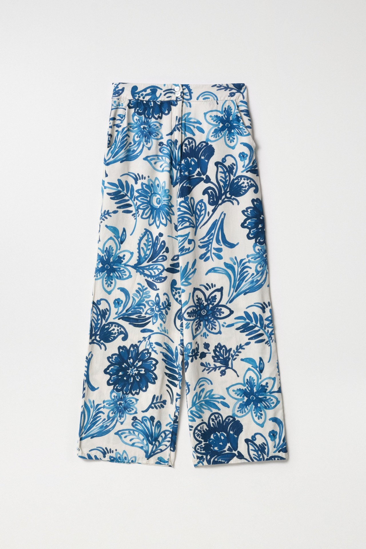 CALAS RETAS COM ESTAMPADO FLORAL