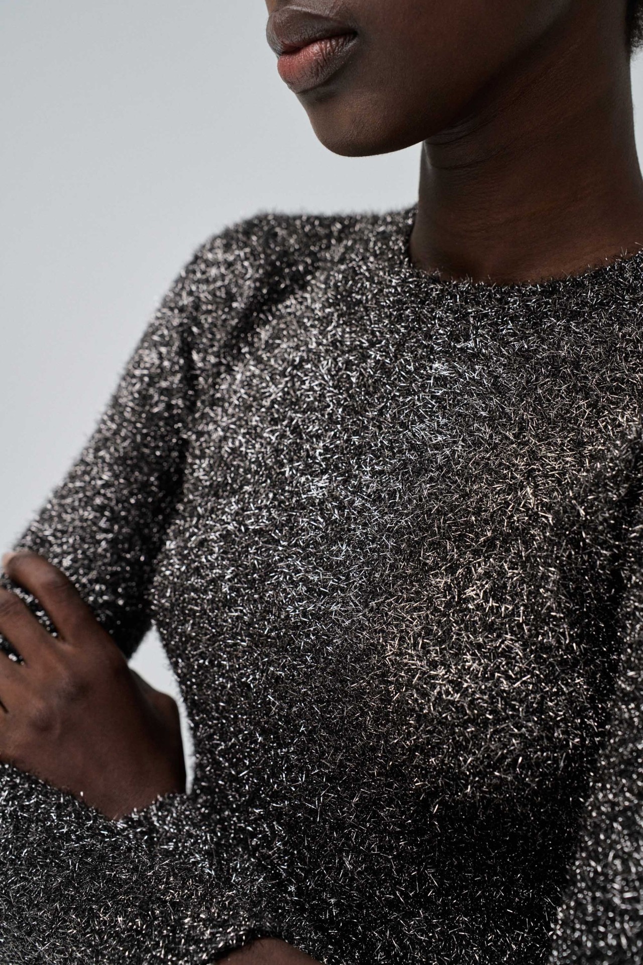 KNIT SWEATER WITH SHINE