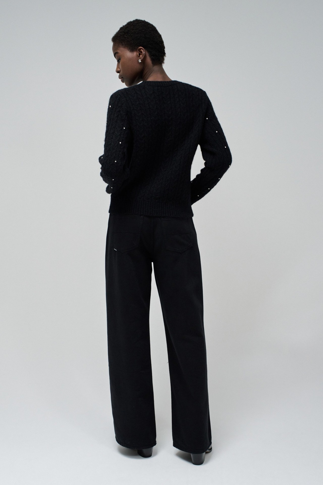 PULL AVEC APPLICATIONS BRILLANTES