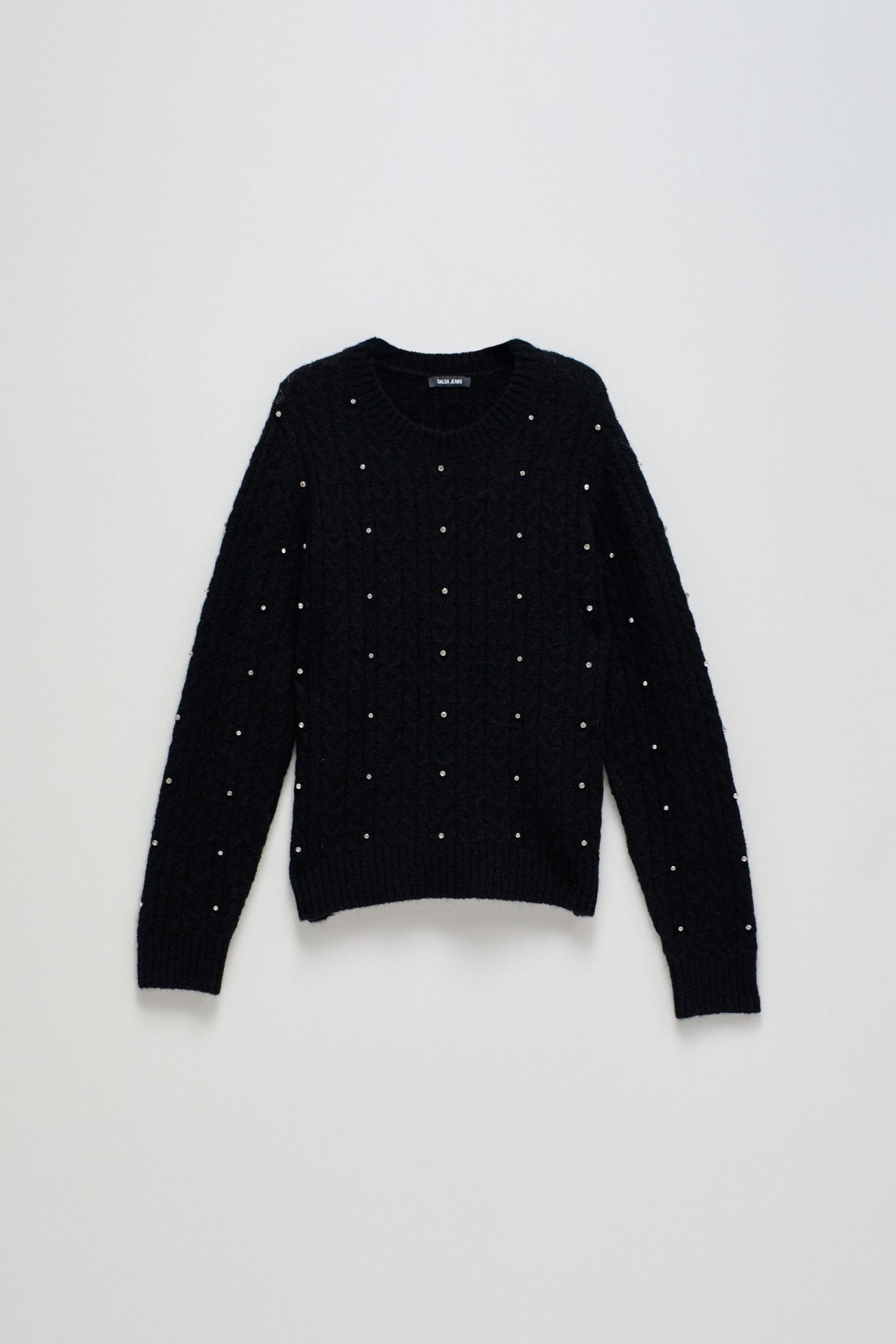 PULL AVEC APPLICATIONS BRILLANTES