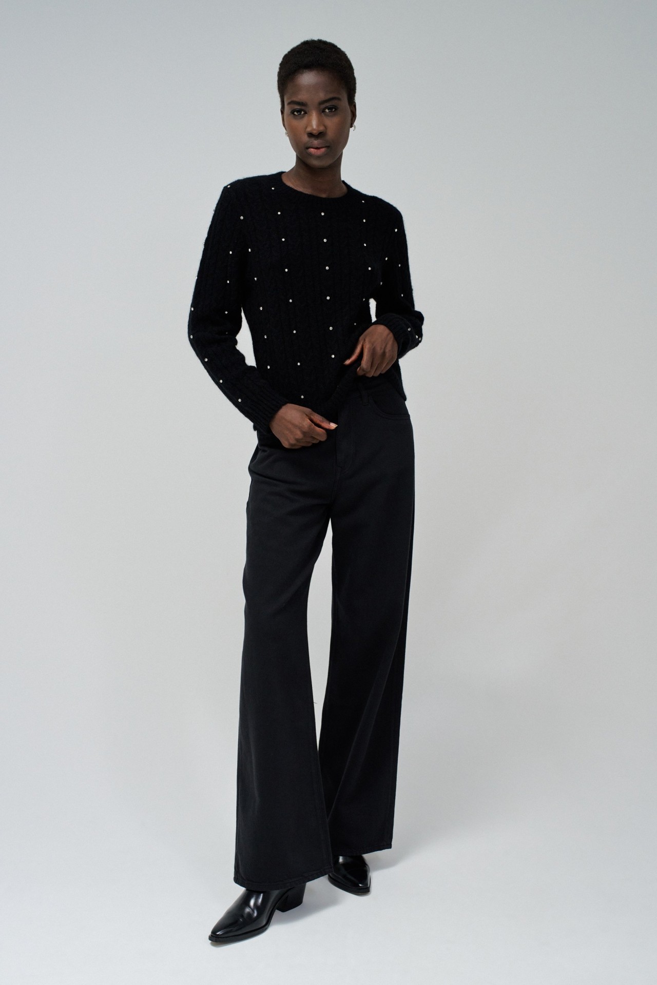 PULL AVEC APPLICATIONS BRILLANTES