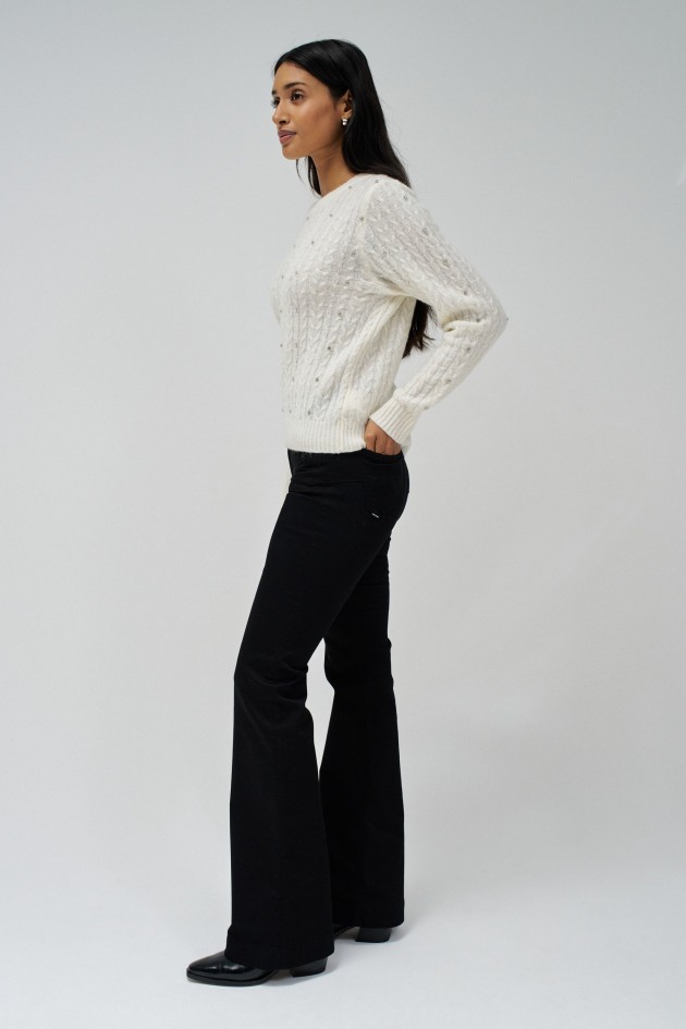 SWEATER WITH SPARKLING APPLICATIONS