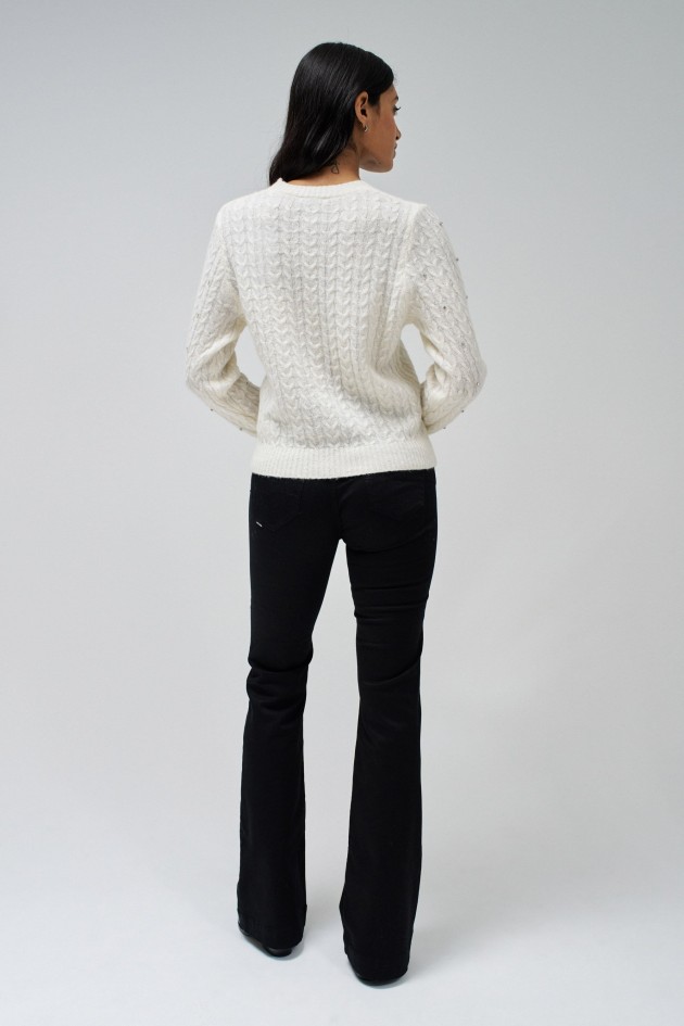 SWEATER WITH SPARKLING APPLICATIONS