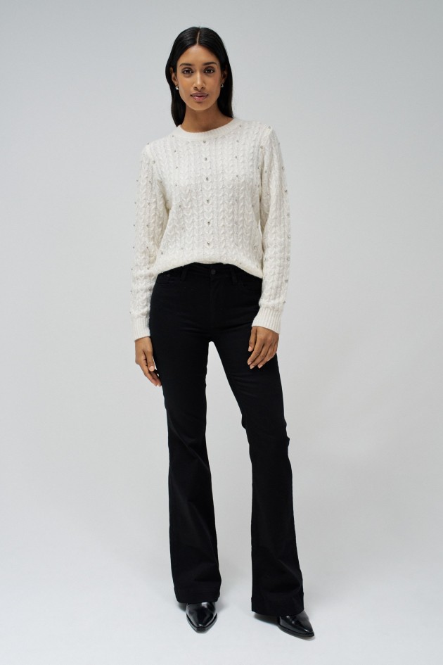 SWEATER WITH SPARKLING APPLICATIONS