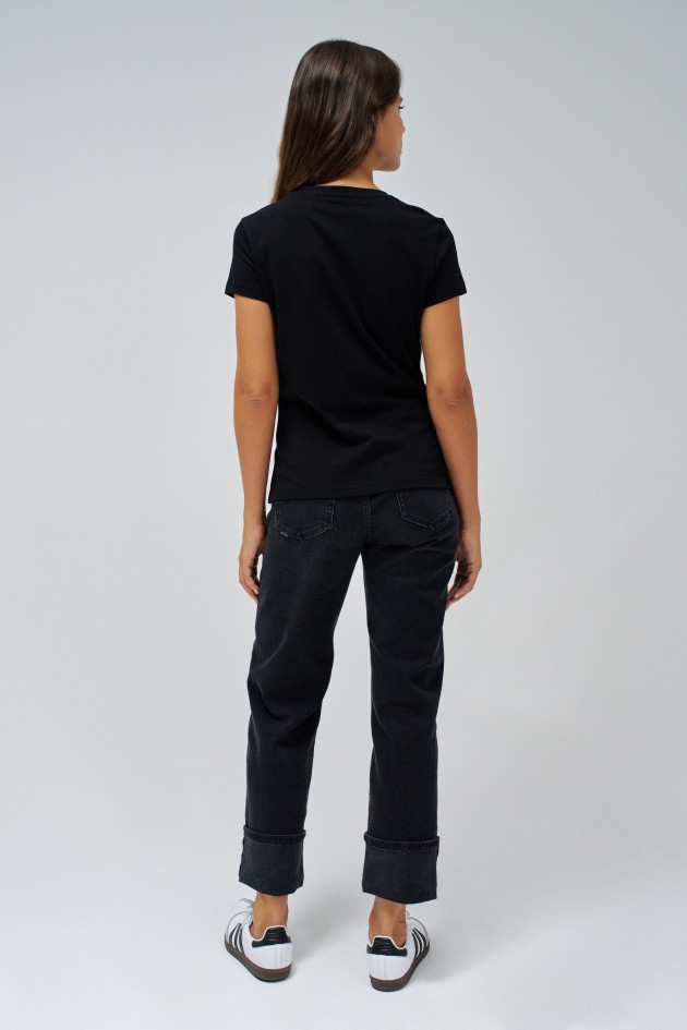 T-SHIRT AVEC LOGO