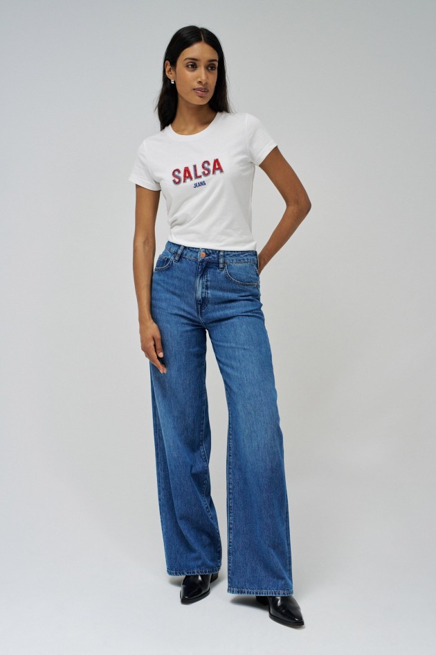 T-SHIRT MIT BRANDING