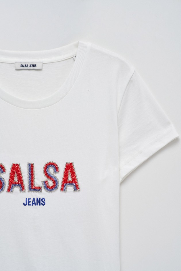 T-SHIRT MIT BRANDING