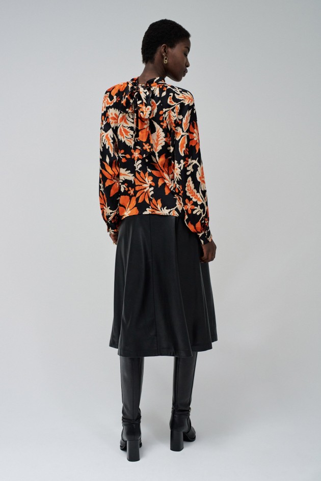 BLUSA COM ESTAMPADO FLORAL