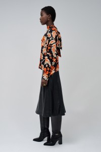 BLUSE MIT BLUMENMUSTER