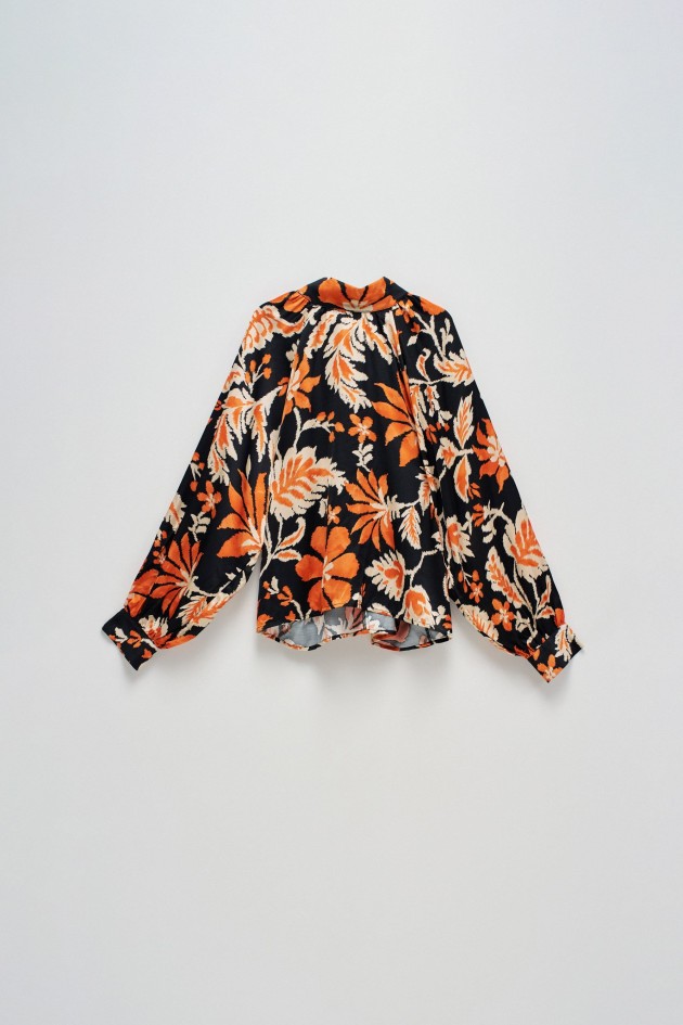 BLUSA COM ESTAMPADO FLORAL