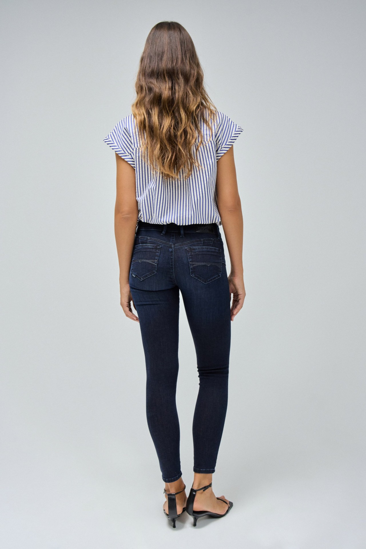 WONDER PUSH UP SKINNY JEANS