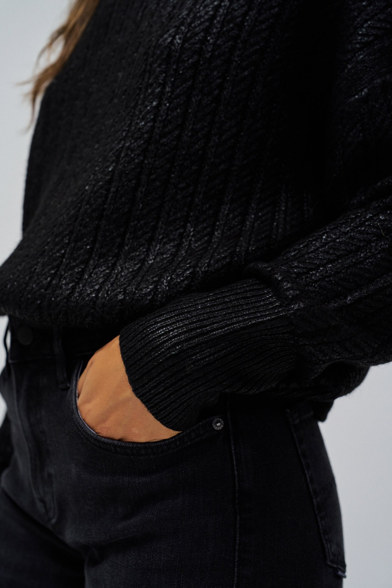 HALF TURTLENECK SWEATER